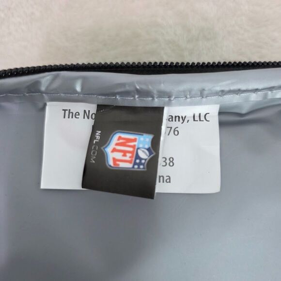 The Northwest Lunchbox New England Patriots Zippered 10" x 8" x 4" Navy Black - Picture 10 of 11